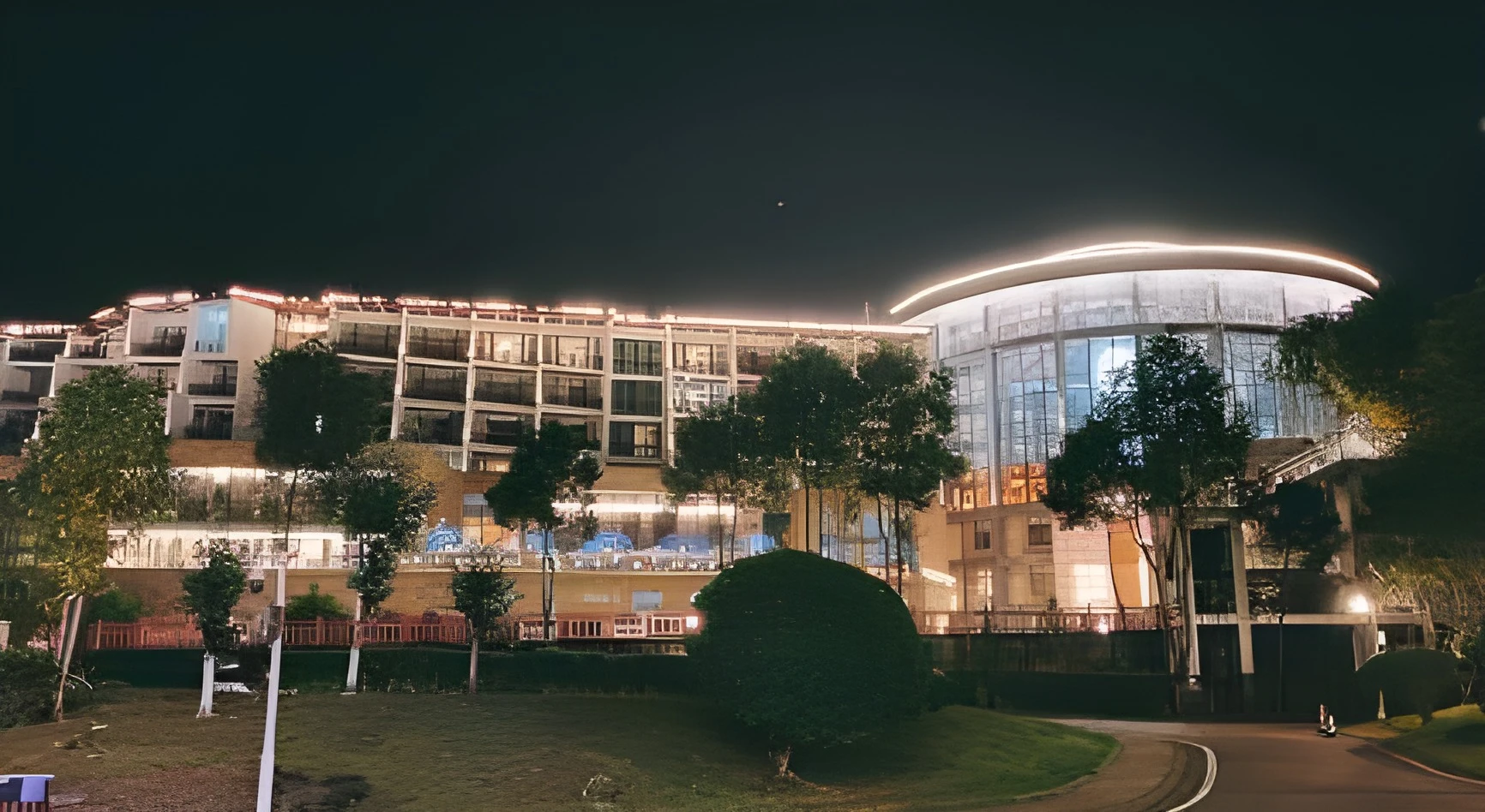 动车抵达成都 · 入住五星酒店 · 温泉疗养